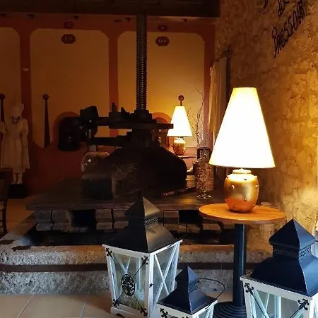 La Demeure Du Pressoir Bed & Breakfast